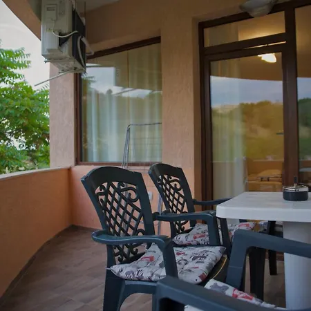 вихрен-стаи и за гости アパート サンダンスキ